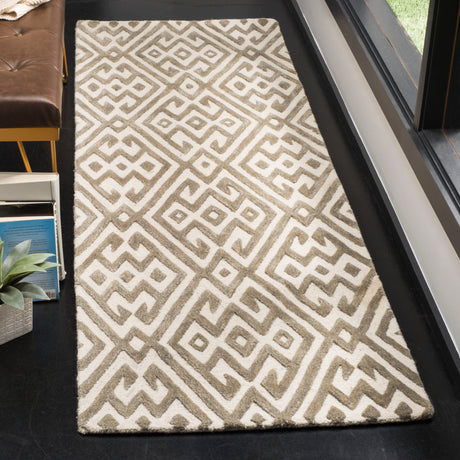 SAFAVIEH Handmade Cambridge Siri Modern Wool Rug