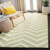 SAFAVIEH Handmade Cambridge Terttu Chevron Wool Rug