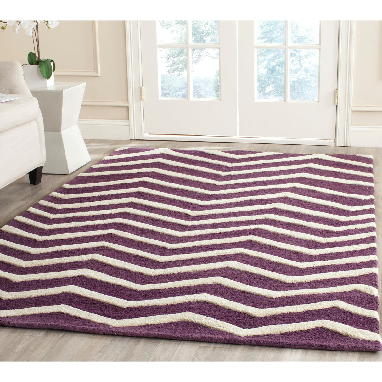 SAFAVIEH Handmade Cambridge Terttu Chevron Wool Rug