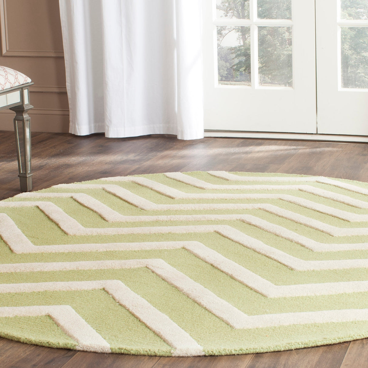 SAFAVIEH Handmade Cambridge Terttu Chevron Wool Rug