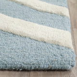 SAFAVIEH Handmade Cambridge Terttu Chevron Wool Rug