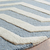 SAFAVIEH Handmade Cambridge Terttu Chevron Wool Rug