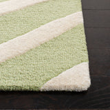 SAFAVIEH Handmade Cambridge Terttu Chevron Wool Rug