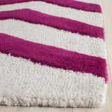 SAFAVIEH Handmade Cambridge Terttu Chevron Wool Rug