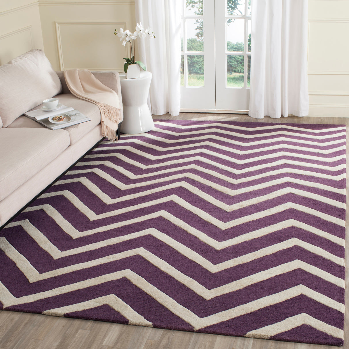 SAFAVIEH Handmade Cambridge Terttu Chevron Wool Rug