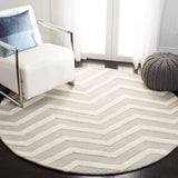 SAFAVIEH Handmade Cambridge Terttu Chevron Wool Rug