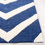 SAFAVIEH Handmade Cambridge Terttu Chevron Wool Rug