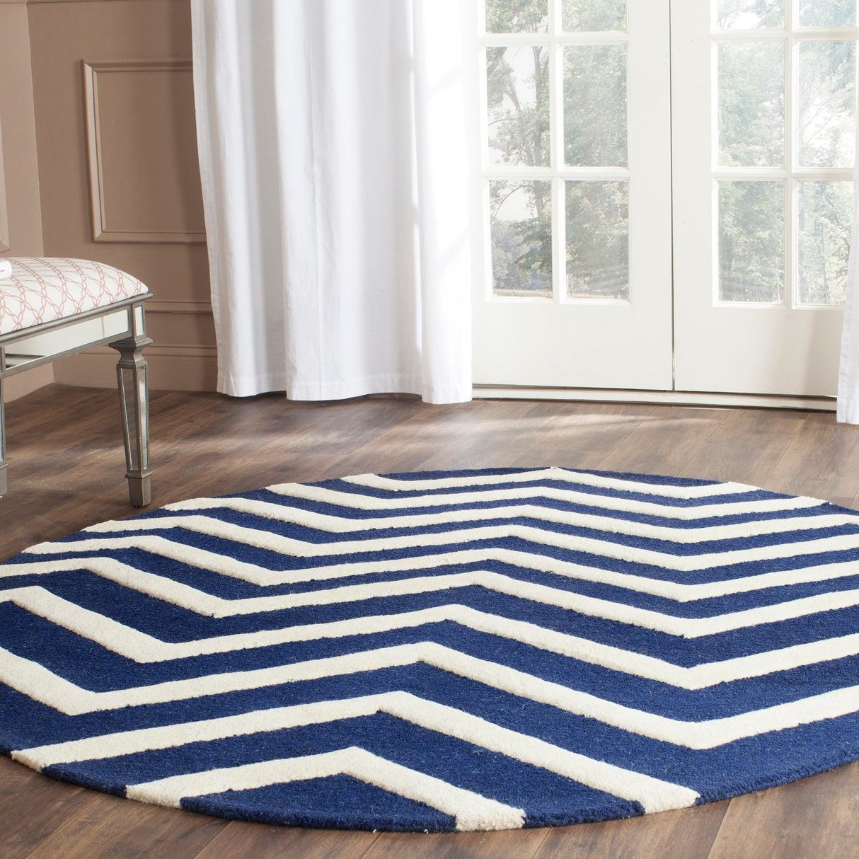 SAFAVIEH Handmade Cambridge Terttu Chevron Wool Rug