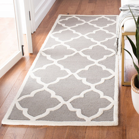 SAFAVIEH Handmade Cambridge Tinca Modern Moroccan Wool Rug