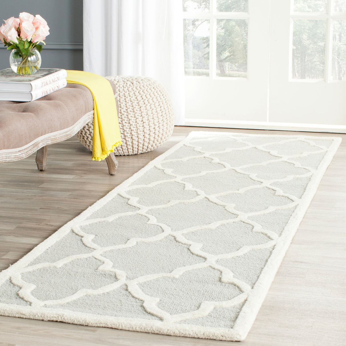 SAFAVIEH Handmade Cambridge Tinca Modern Moroccan Wool Rug