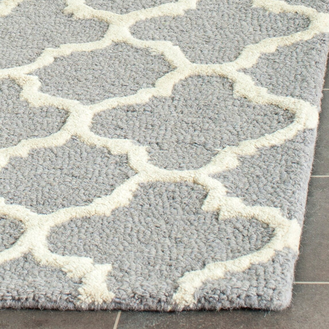 SAFAVIEH Handmade Cambridge Touria Modern Moroccan Wool Rug