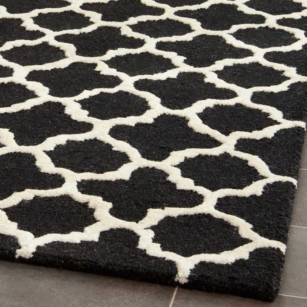 SAFAVIEH Handmade Cambridge Touria Modern Moroccan Wool Rug