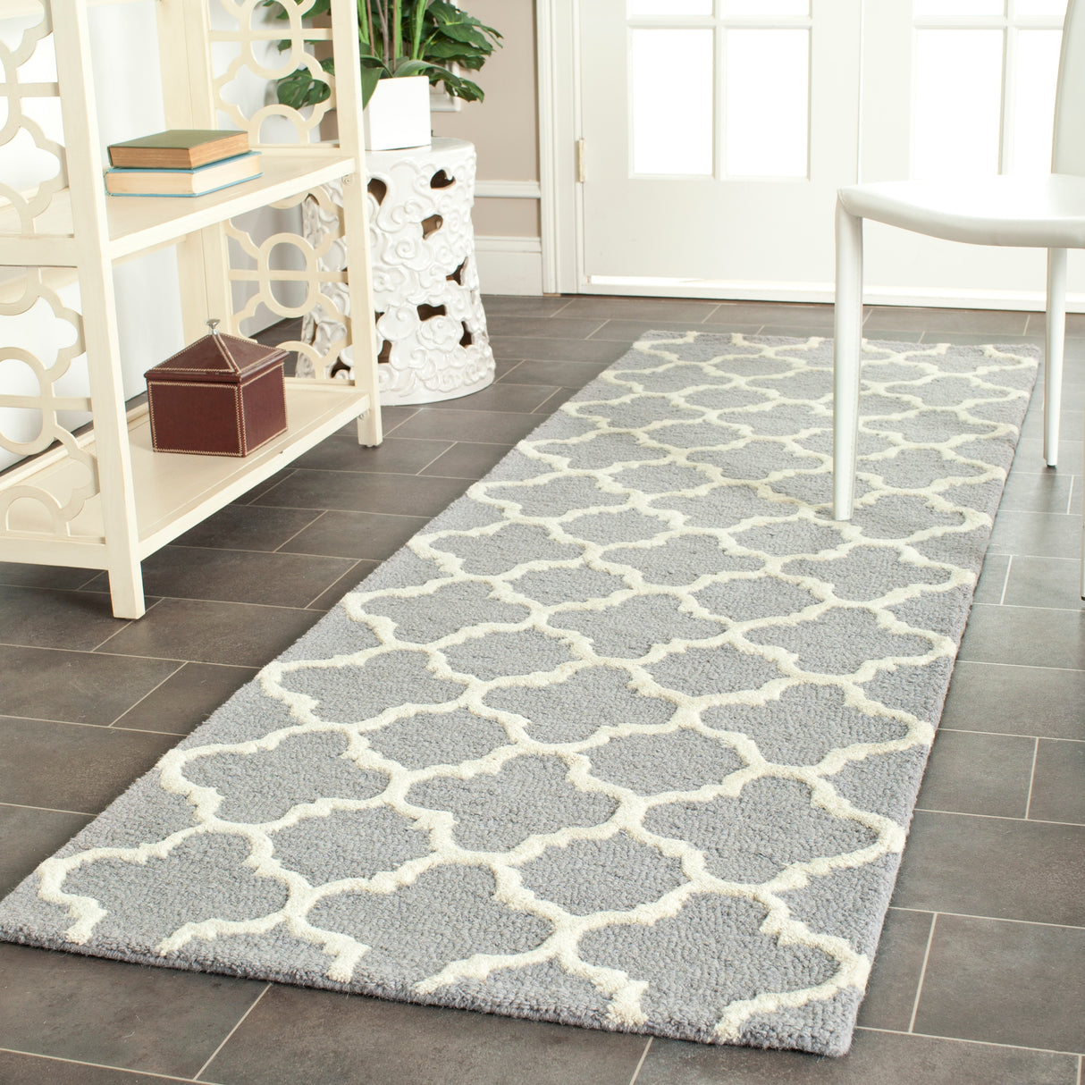 SAFAVIEH Handmade Cambridge Touria Modern Moroccan Wool Rug