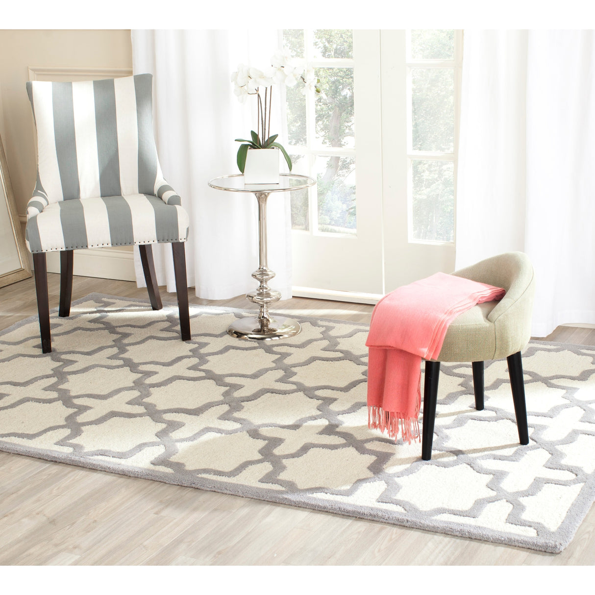 SAFAVIEH Handmade Cambridge Trudie Geometric Wool Rug