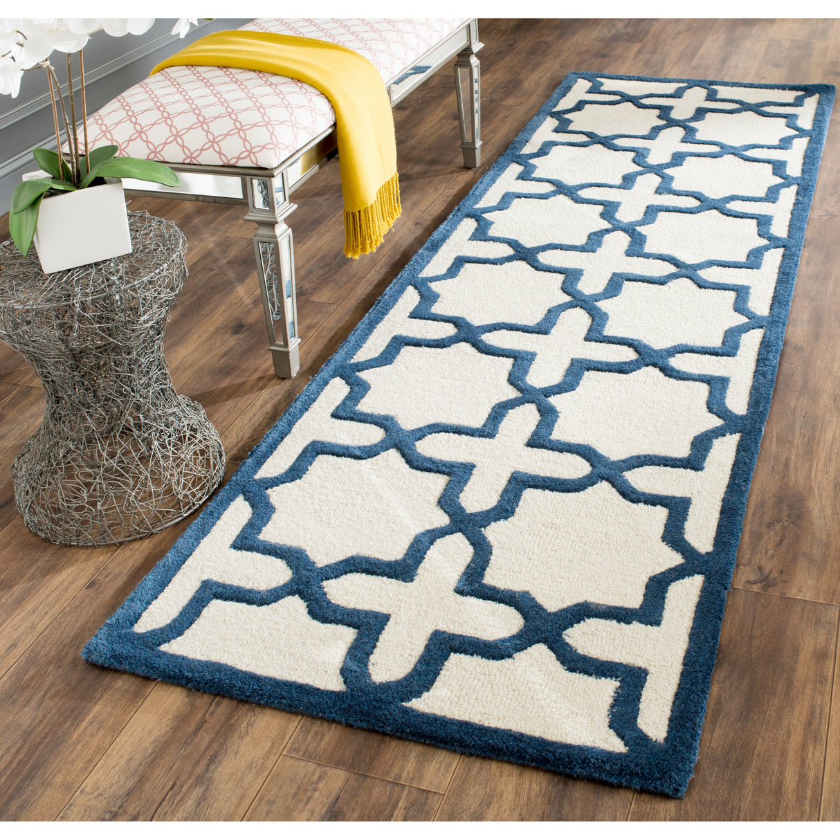 SAFAVIEH Handmade Cambridge Trudie Geometric Wool Rug