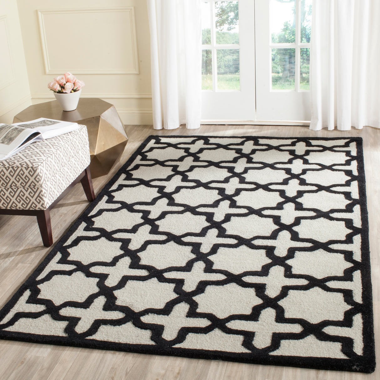 SAFAVIEH Handmade Cambridge Trudie Geometric Wool Rug