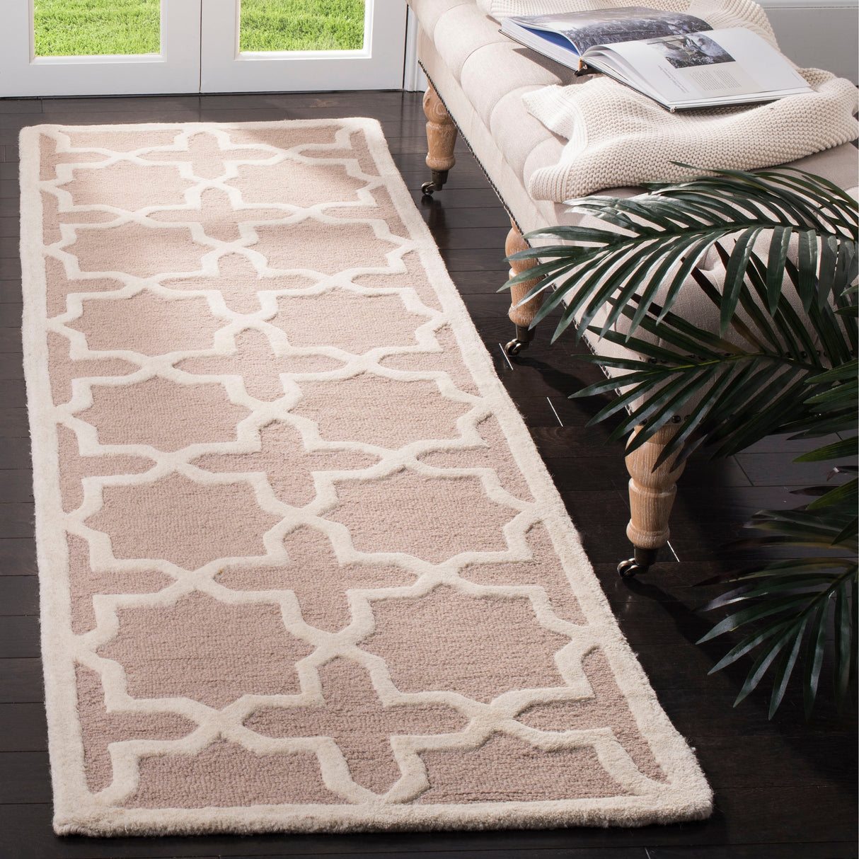 SAFAVIEH Handmade Cambridge Trudie Geometric Wool Rug