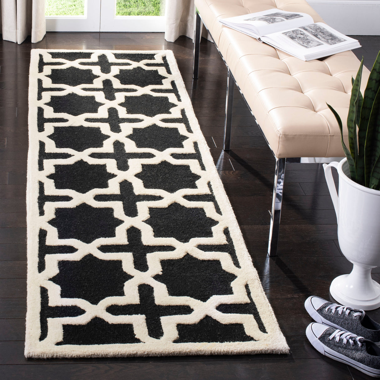 SAFAVIEH Handmade Cambridge Trudie Geometric Wool Rug