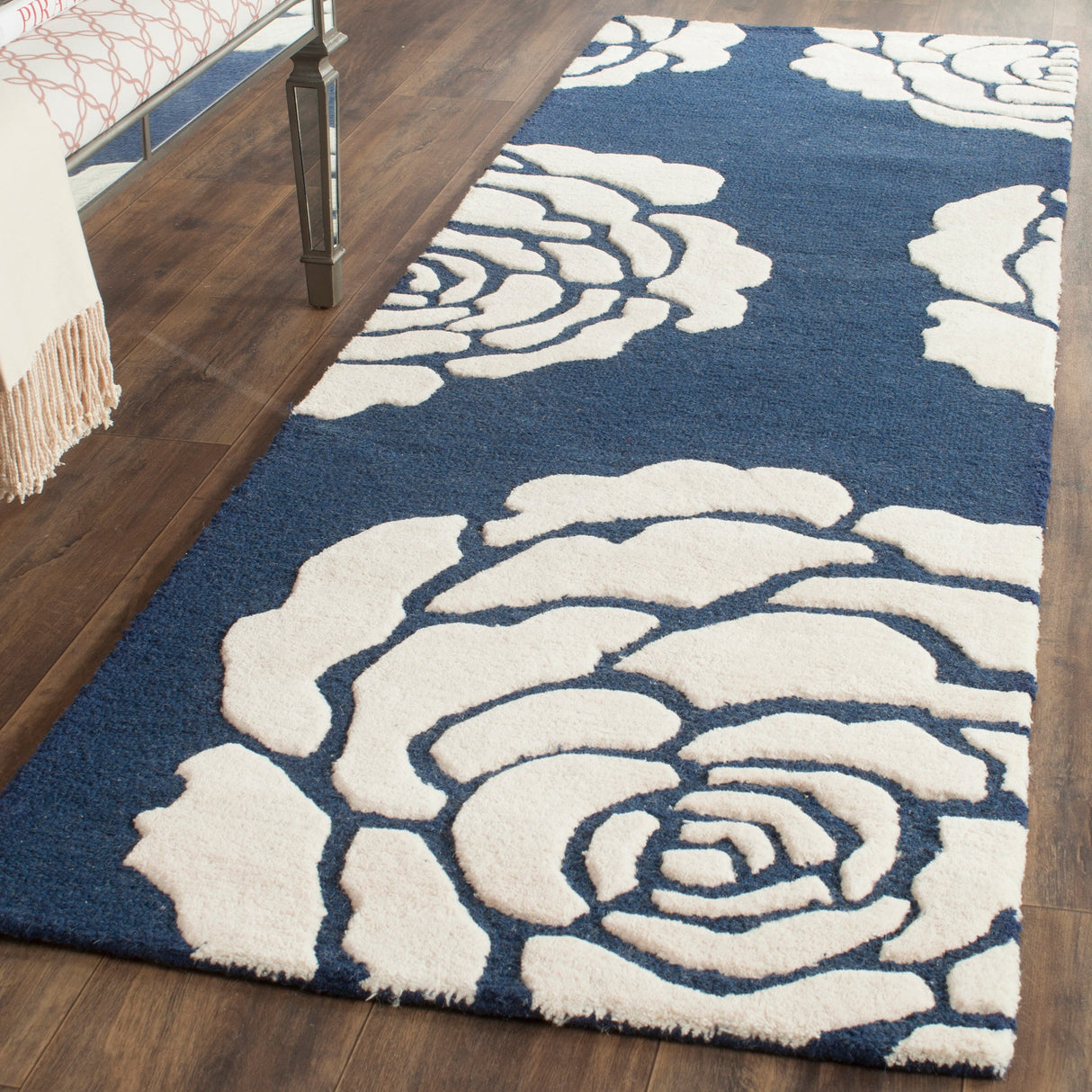 SAFAVIEH Handmade Cambridge Vince Modern Wool Rug