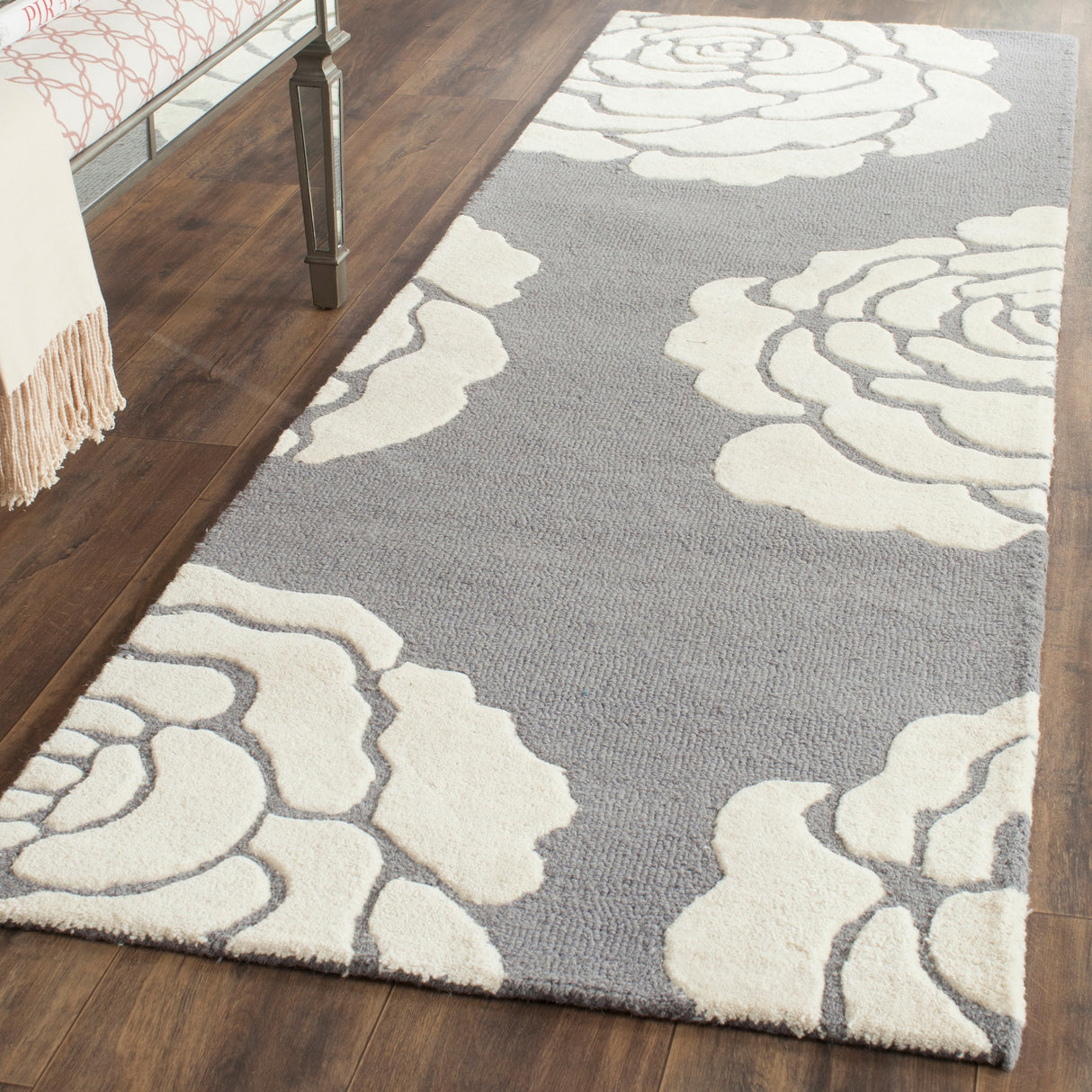 SAFAVIEH Handmade Cambridge Vince Modern Wool Rug