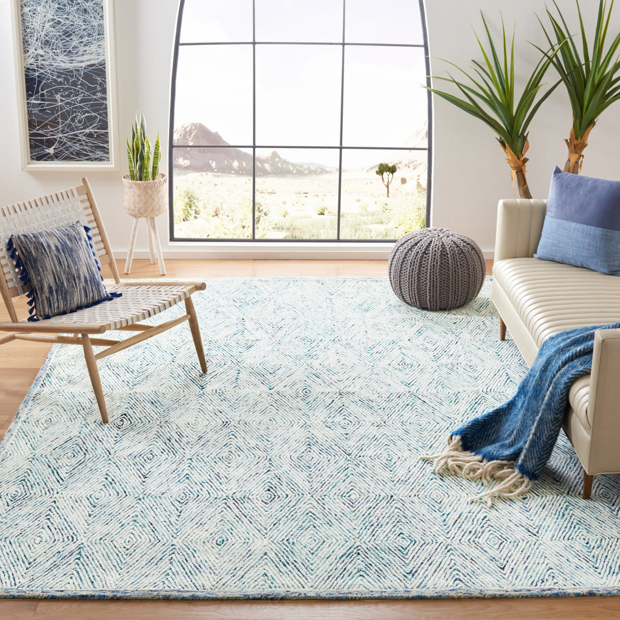 SAFAVIEH Handmade Capri Iwan Modern Wool Rug