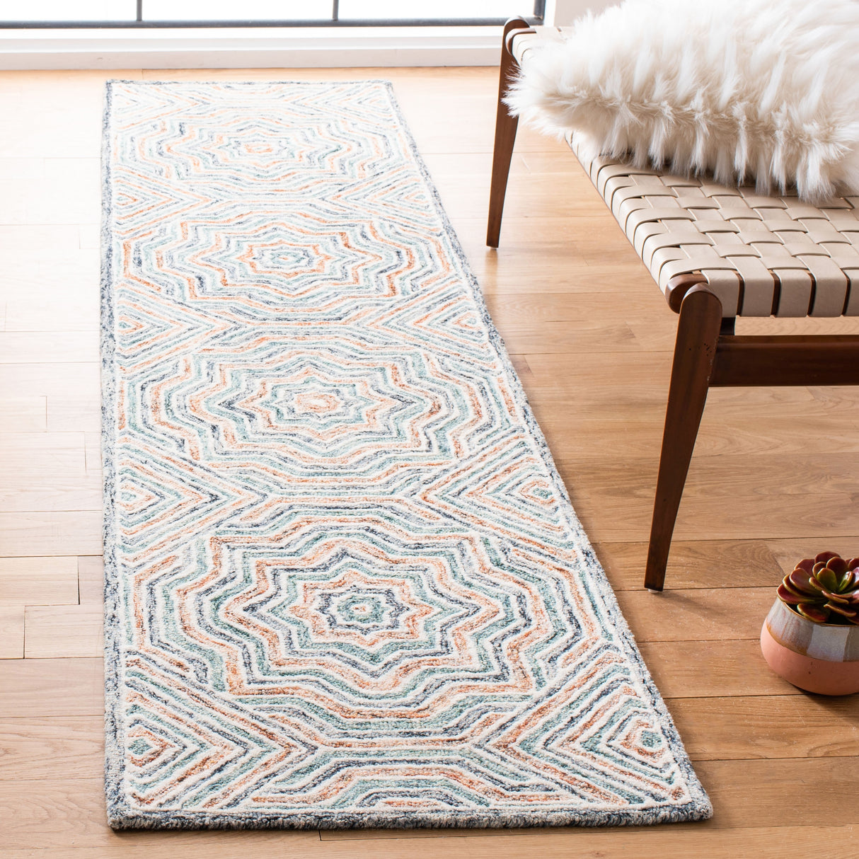 SAFAVIEH Handmade Capri Meleri Contemporary Wool Rug