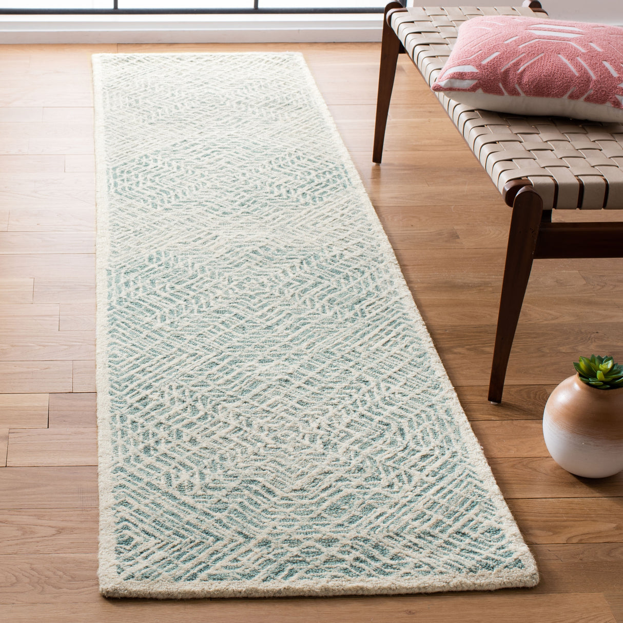 SAFAVIEH Handmade Capri Meleri Contemporary Wool Rug