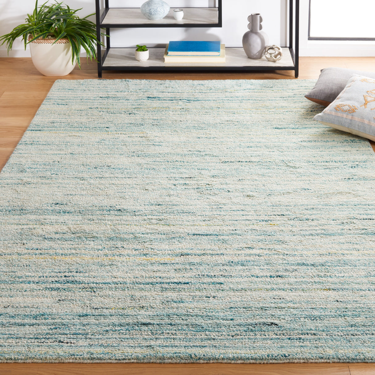 SAFAVIEH Handmade Casablanca Pierrine Wool Rug