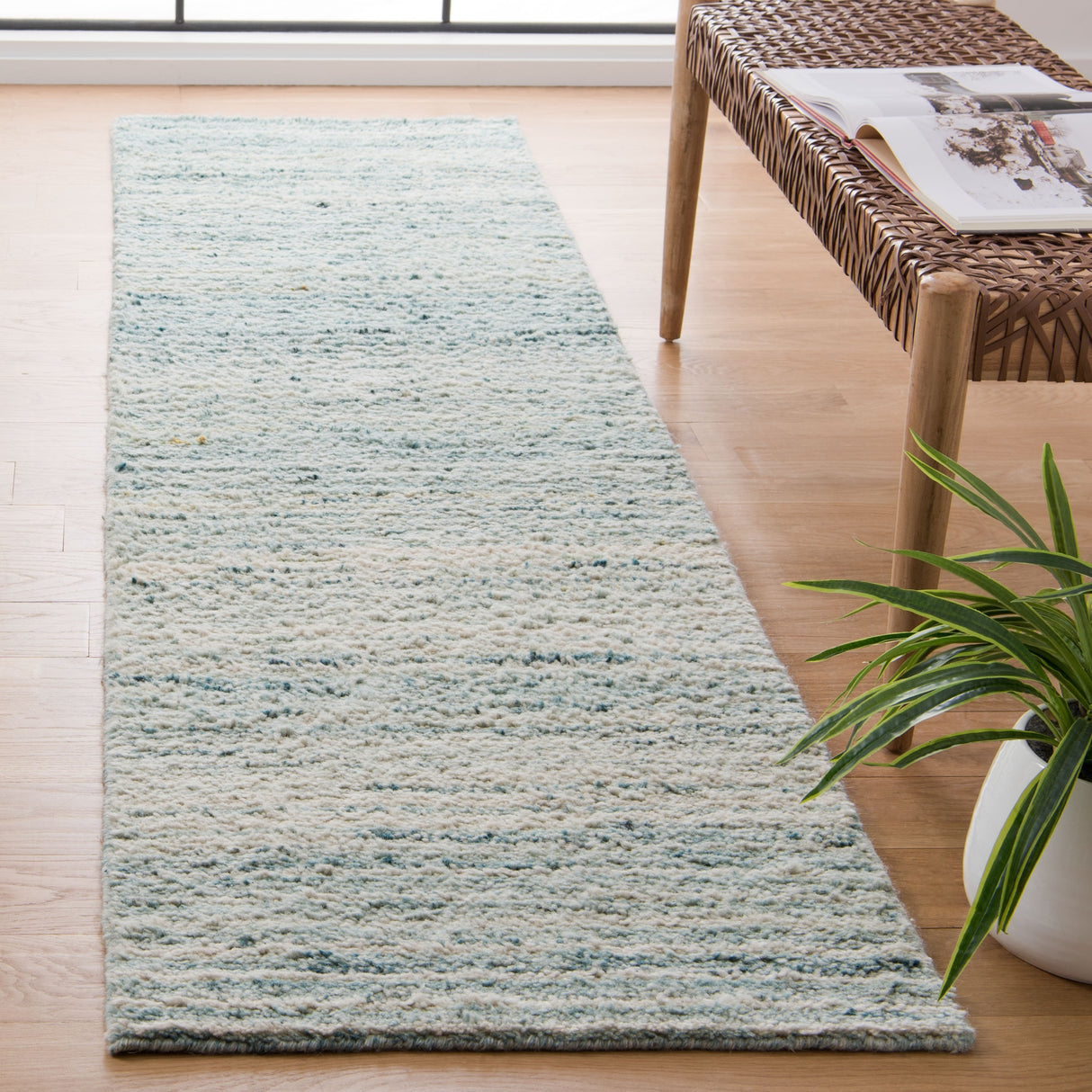 SAFAVIEH Handmade Casablanca Pierrine Wool Rug