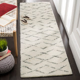 SAFAVIEH Handmade Casablanca Shag Dorette Tribal Wool Rug