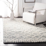 SAFAVIEH Handmade Casablanca Shag Ornella Tribal Wool Rug