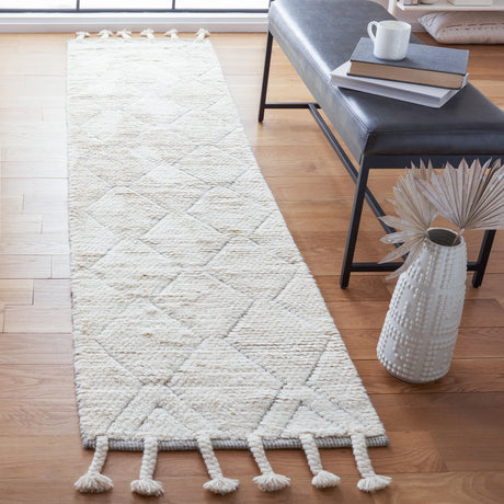 SAFAVIEH Handmade Casablanca Xenie Boho Wool Rug - 5'