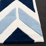 SAFAVIEH Handmade Chatham Elizabeta Modern Wool Rug