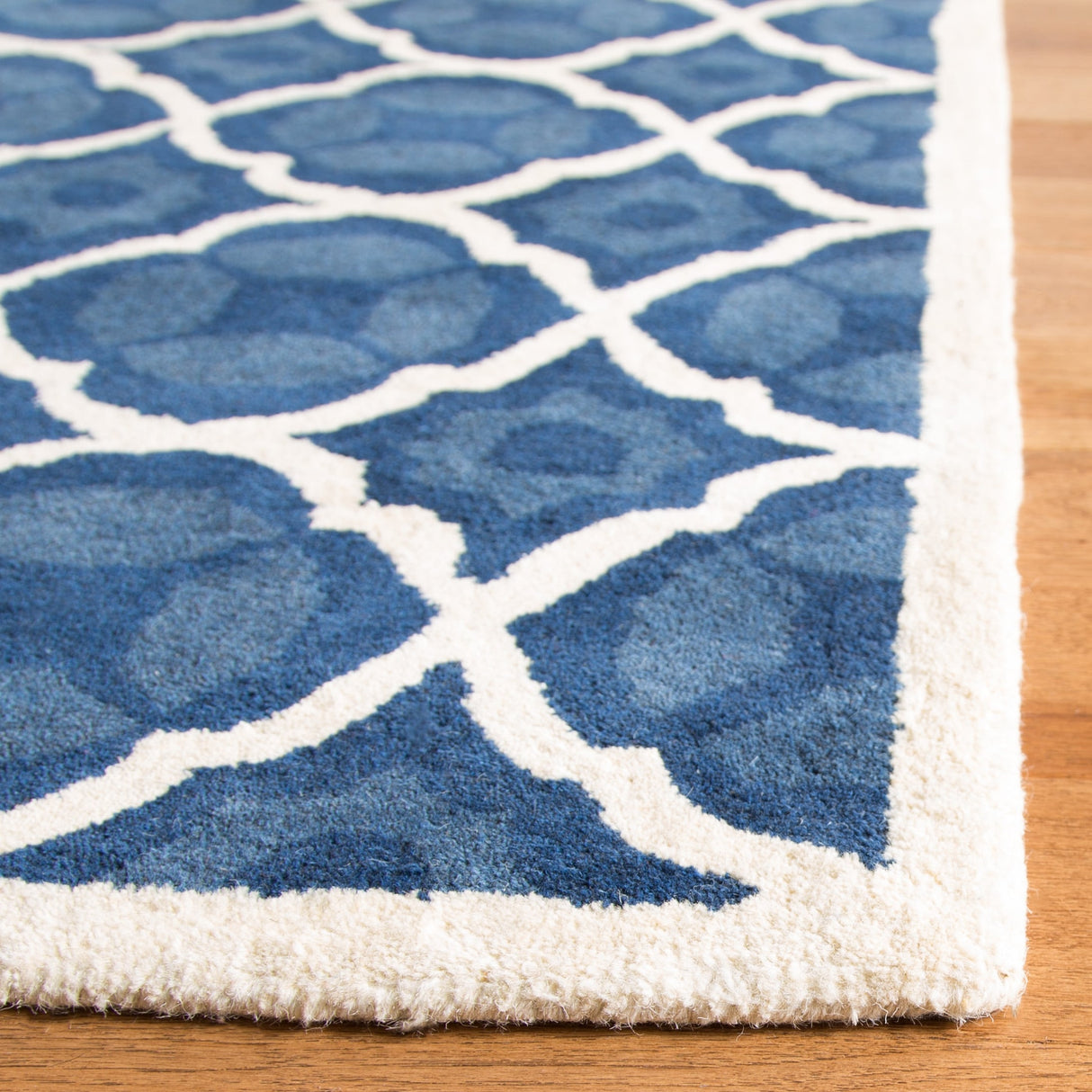 SAFAVIEH Handmade Chatham Kader Modern Moroccan Wool Rug