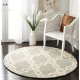 SAFAVIEH Handmade Chatham Naemi Modern Wool Rug