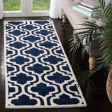 SAFAVIEH Handmade Chatham Sieghilde Modern Moroccan Wool Rug