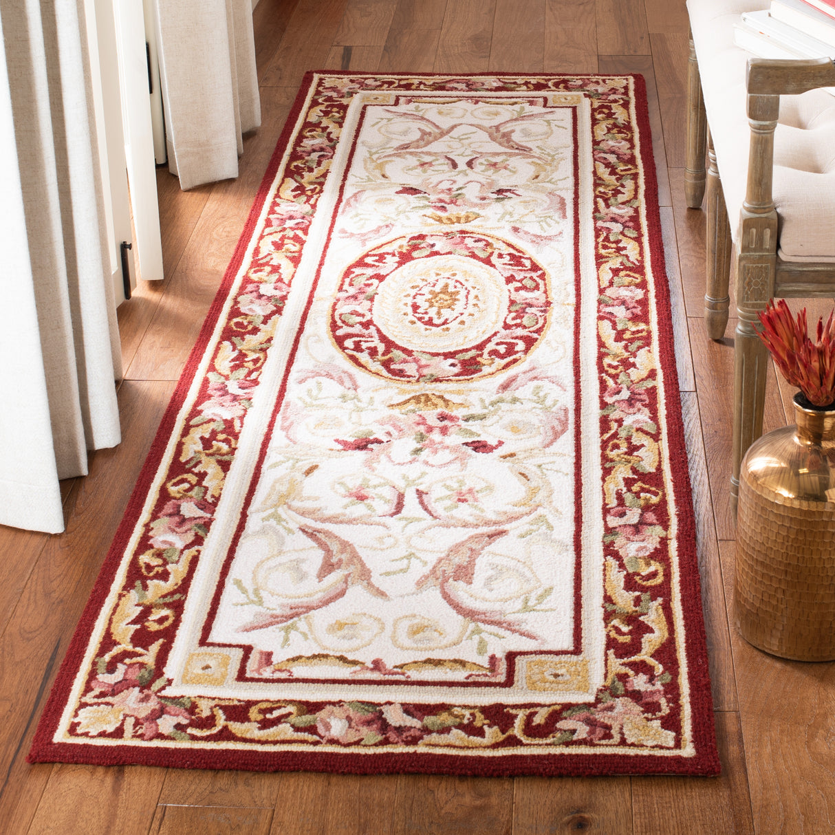 SAFAVIEH Handmade Chelsea Sangita French Country Wool Rug