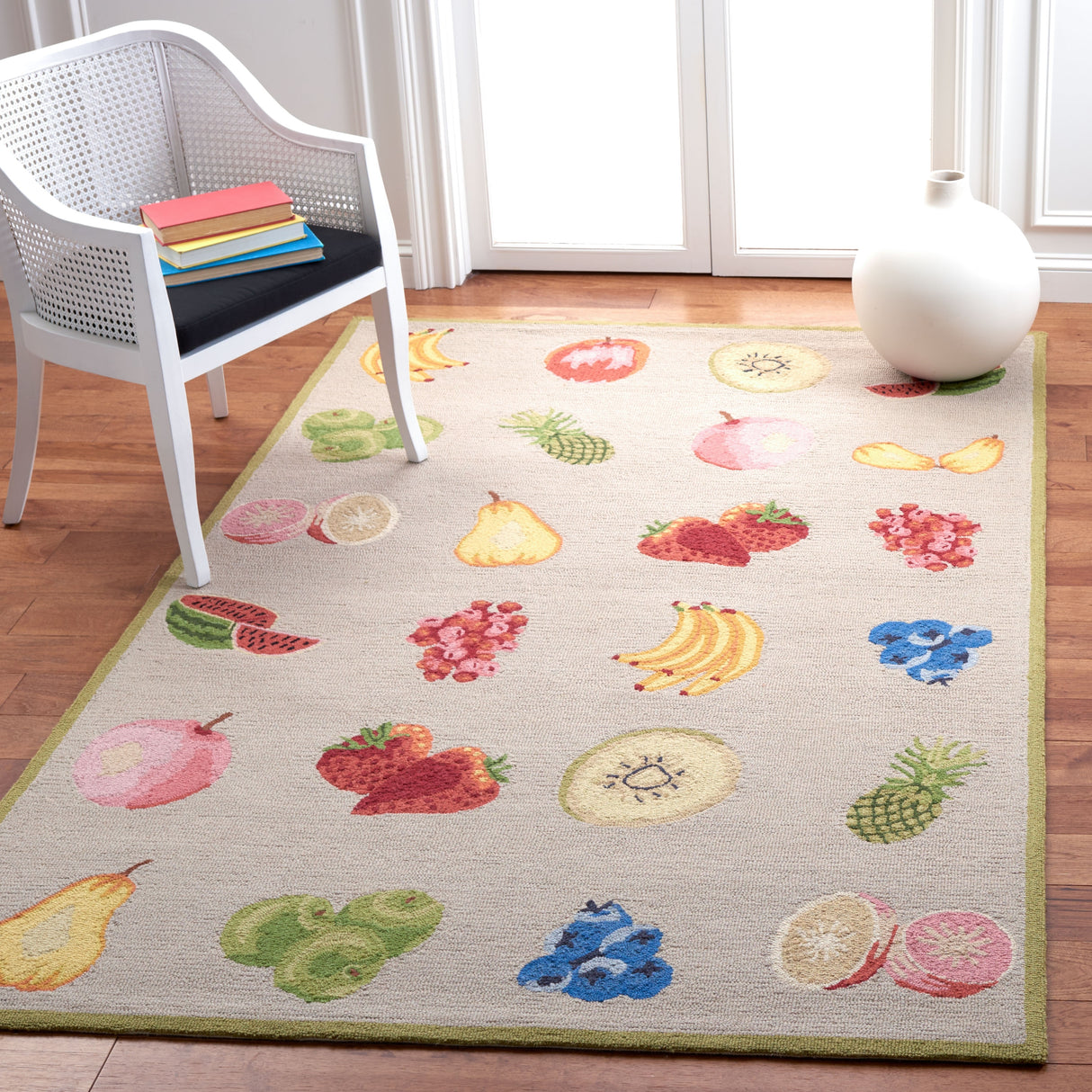 SAFAVIEH Handmade Chelsea Sefkije French Country Fruit Wool Rug