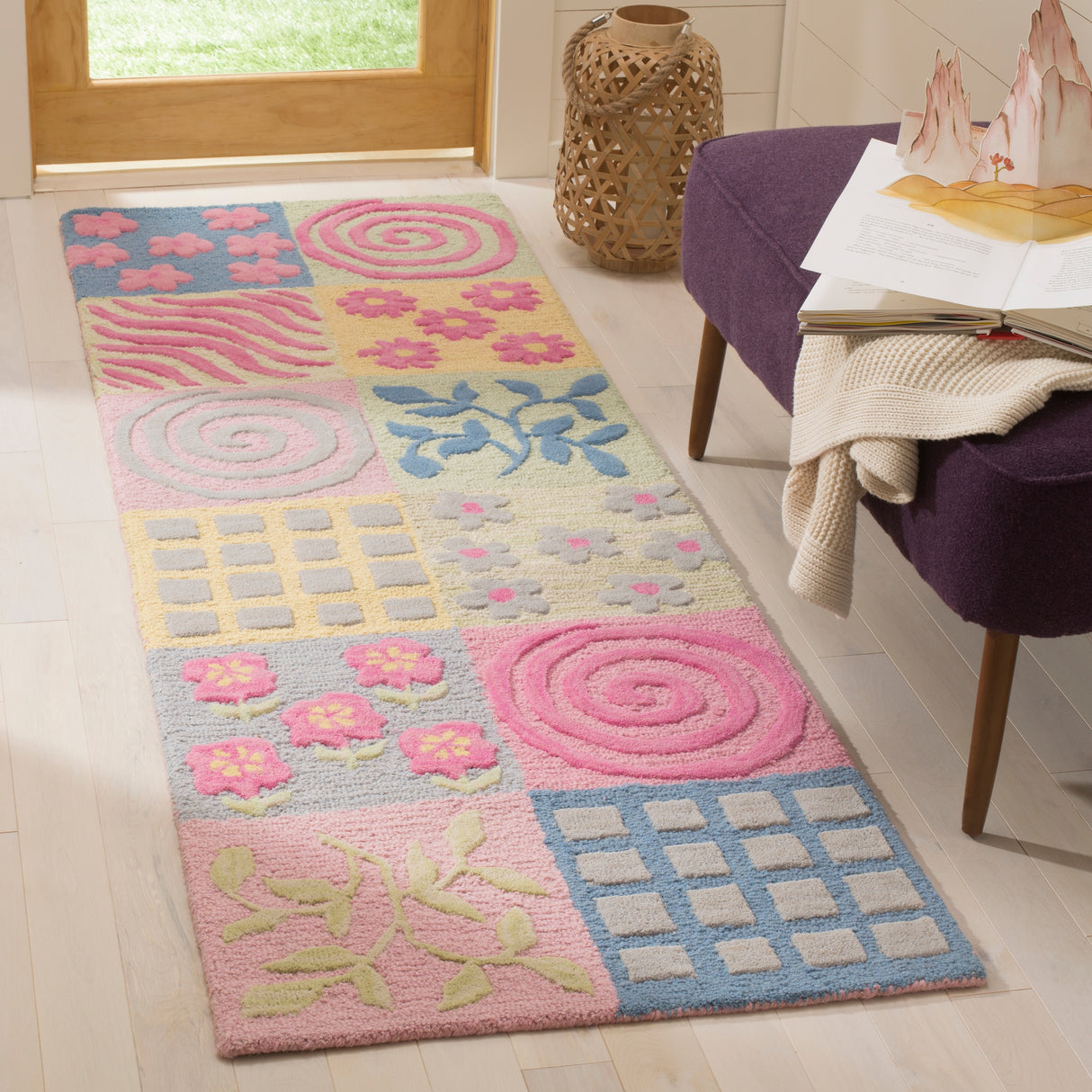 SAFAVIEH Handmade Children's Patchworks Bailee Pink New Zealand Wool Rug