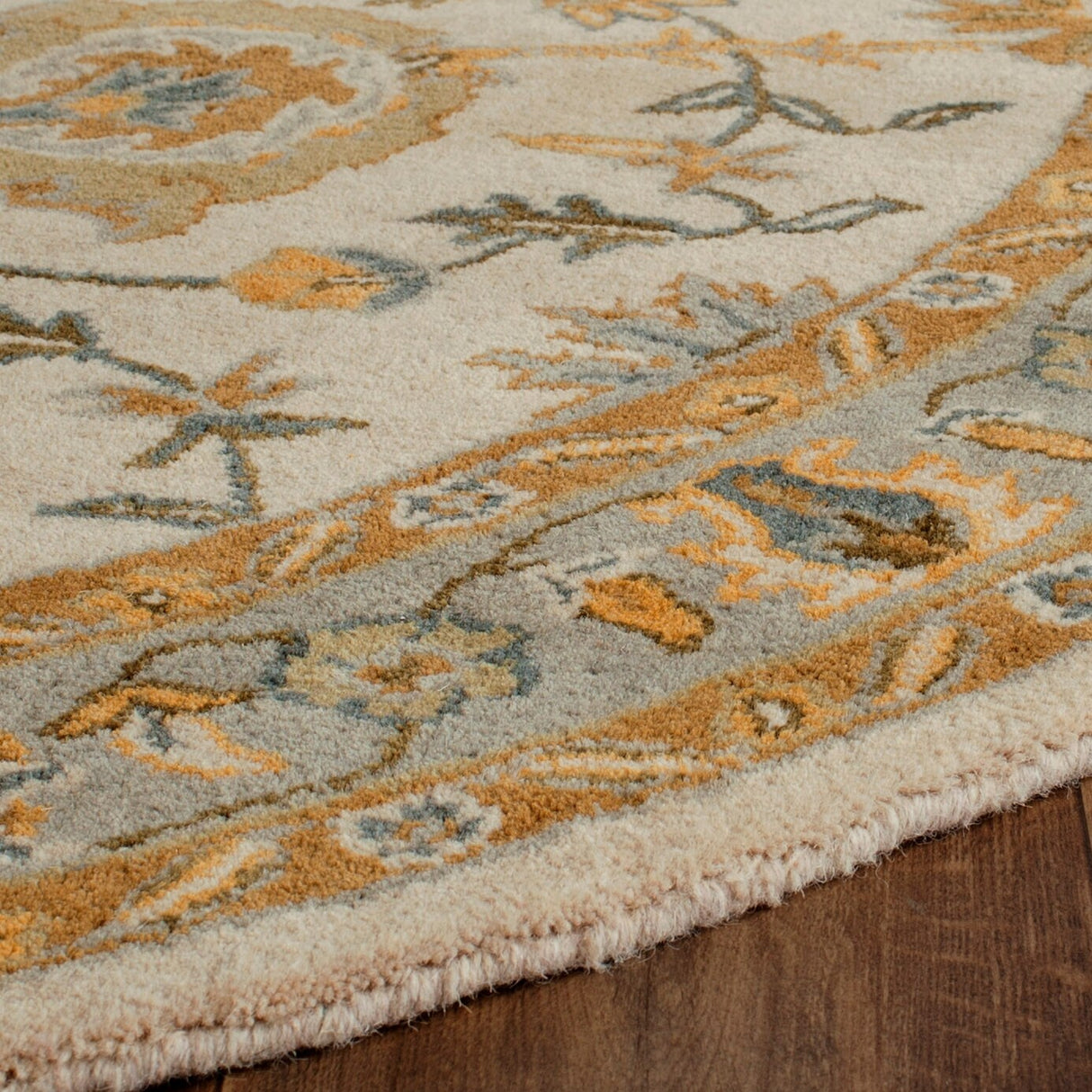 SAFAVIEH Handmade Classic Gertje Traditional Oriental Wool Rug