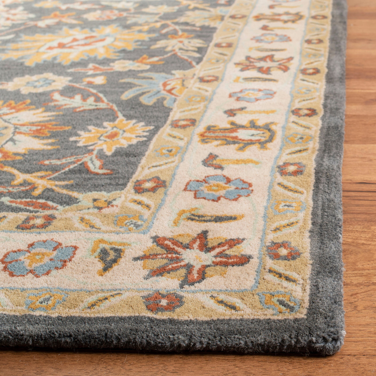 SAFAVIEH Handmade Classic Gertje Traditional Oriental Wool Rug