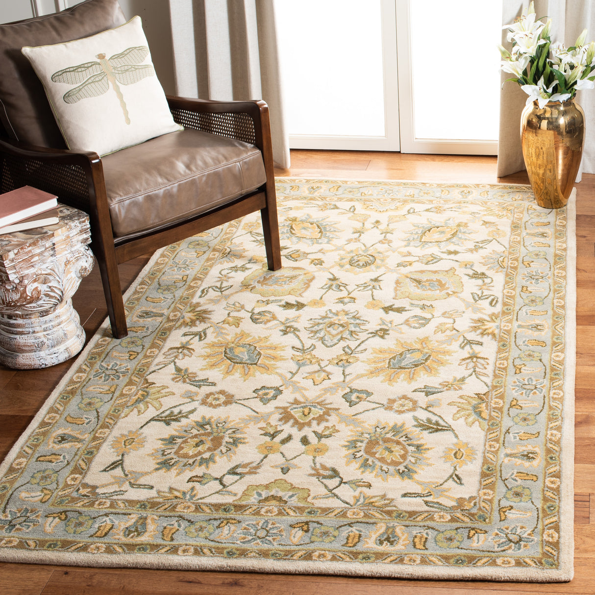 SAFAVIEH Handmade Classic Gertje Traditional Oriental Wool Rug