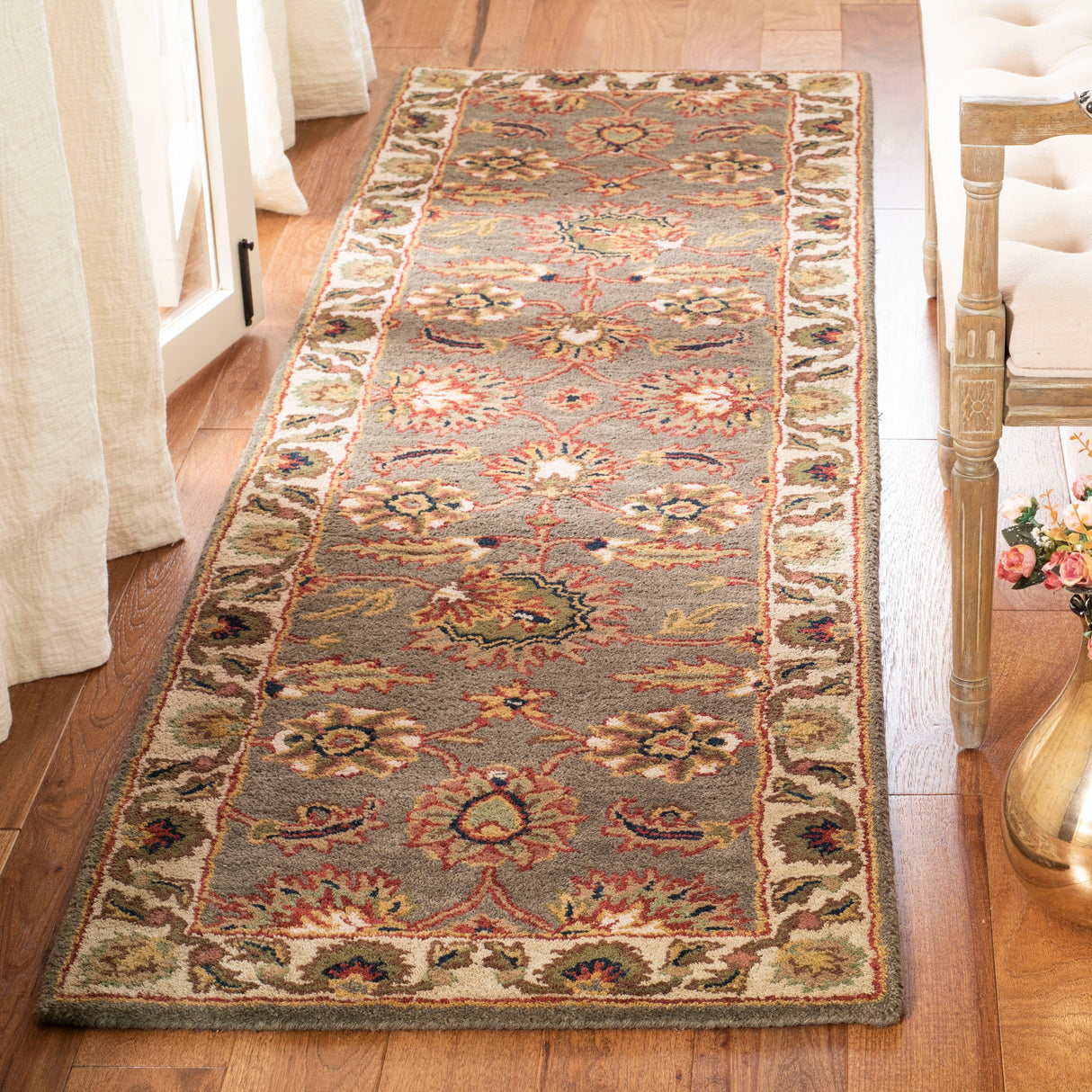 SAFAVIEH Handmade Classic Juliya Traditional Oriental Wool Rug