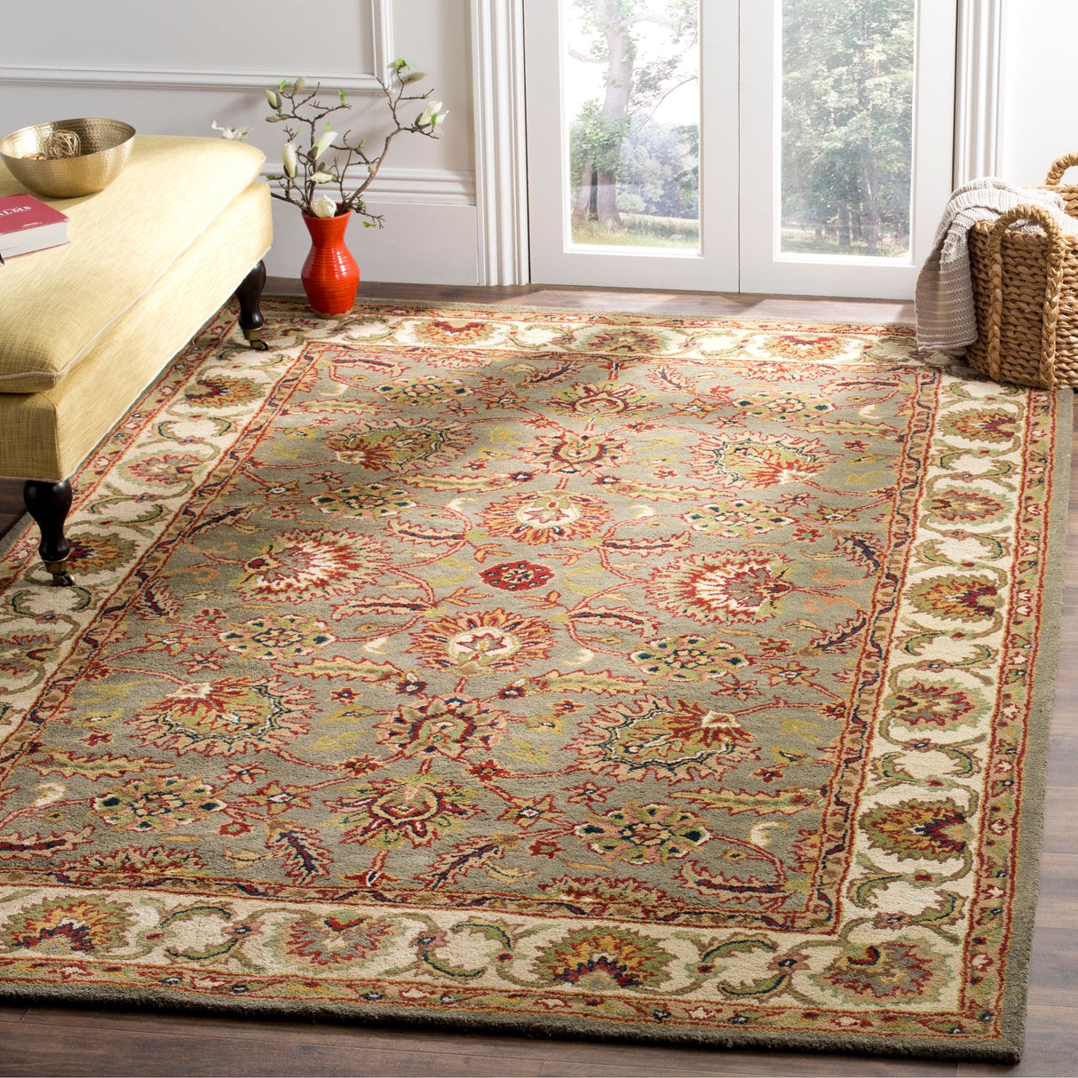 SAFAVIEH Handmade Classic Juliya Traditional Oriental Wool Rug