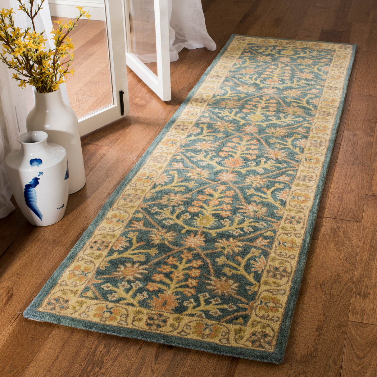 SAFAVIEH Handmade Classic Kuniko Traditional Oriental Wool Rug