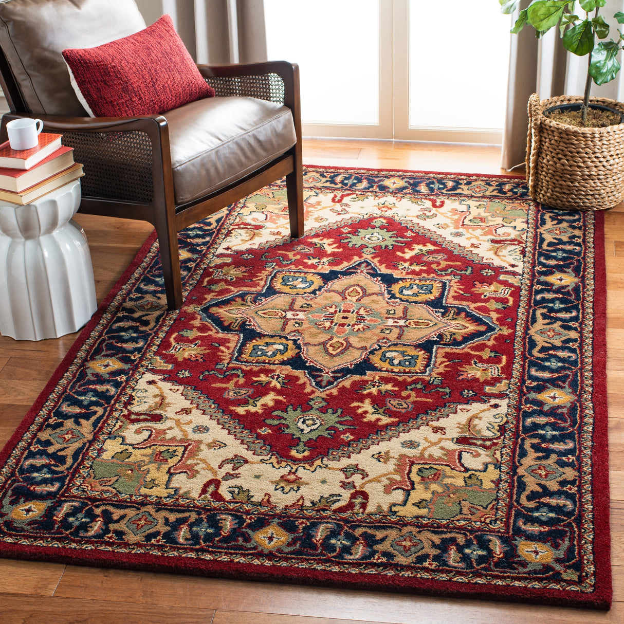 SAFAVIEH Handmade Classic Mahin Traditional Oriental Wool Rug