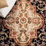 SAFAVIEH Handmade Classic Nidhi Traditional Oriental Wool Rug