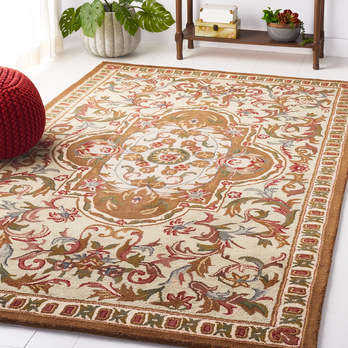 SAFAVIEH Handmade Classic Nidhi Traditional Oriental Wool Rug