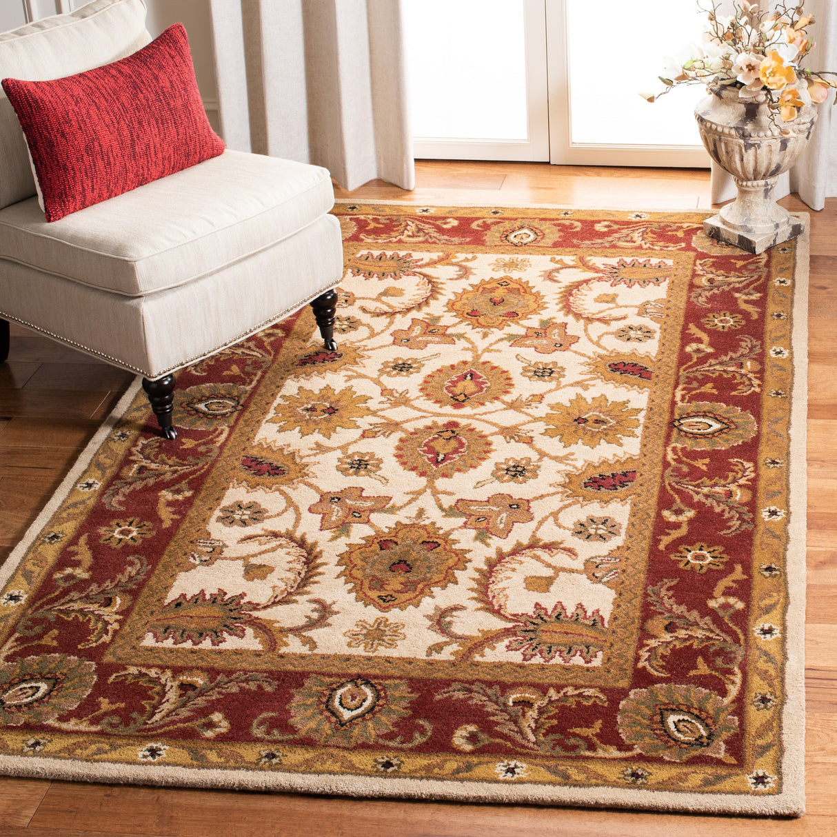 SAFAVIEH Handmade Classic Rukiye Traditional Oriental Wool Rug