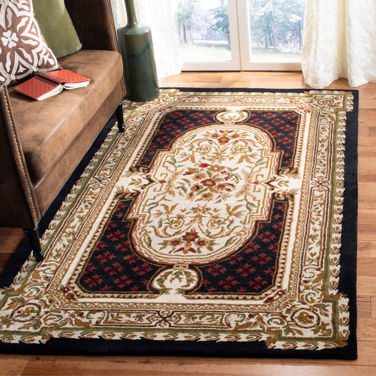 SAFAVIEH Handmade Classic Siss Traditional Oriental Wool Rug